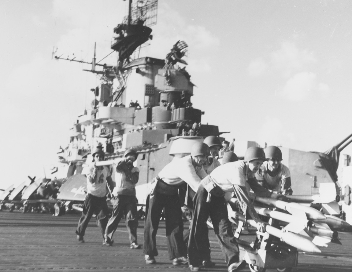 Photo #: 80-G-281338  Carrier Raids on Formosa, October 1944