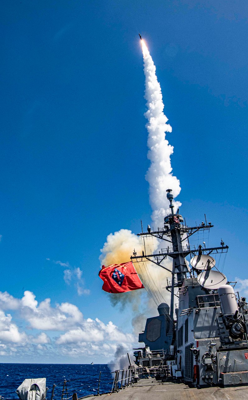 PACIFIC OCEAN (July 19, 2022) Arleigh Burke-class guided-missile destroyer USS Chafee (DDG 90) launches an SM-2 missile alongside ships from the Royal Canadian Navy as part of a surface to air missile exercise during Rim of the Pacific (RIMPAC) 2...