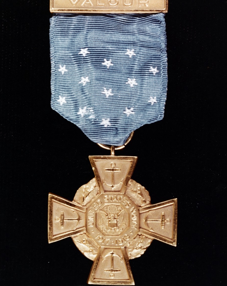 Photo #: NH 78213-KN World War I U.S. Navy Medal of Honor (&quot;Tiffany Cross&quot; pattern)