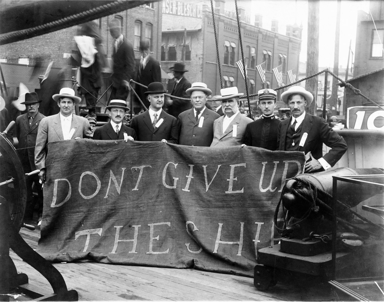 USS Niagra (1813-1816) "Don't Give Up The Ship" banner.