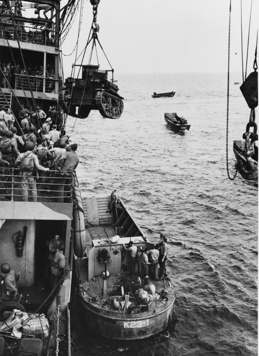 Photo #: 80-G-10973  Guadalcanal-Tulagi Landings, 7-9 August 1942