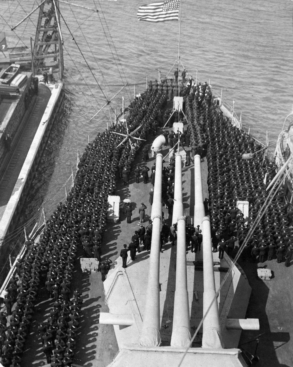 Commissioning ceremony of battleship Arizona (BB-39)