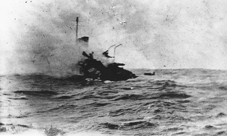 USS Jacob Jones (DD-61) was sunk by German submarine U-53