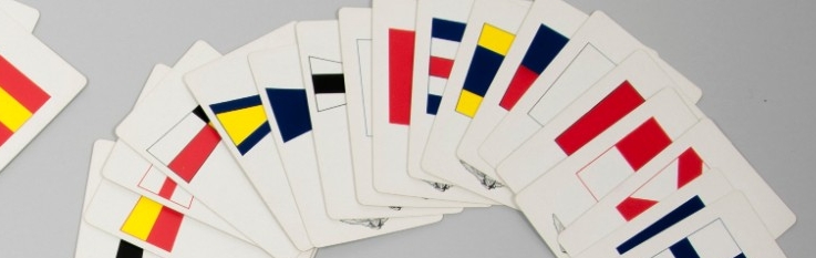 <p>Reverse view International Signal Flag Flash Cards US Navy&nbsp;</p>
