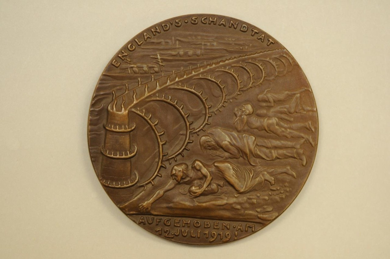 Round Karl Goetz medal