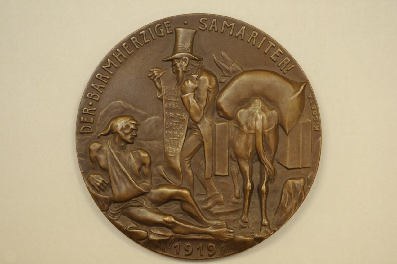 Round Karl Goetz medal