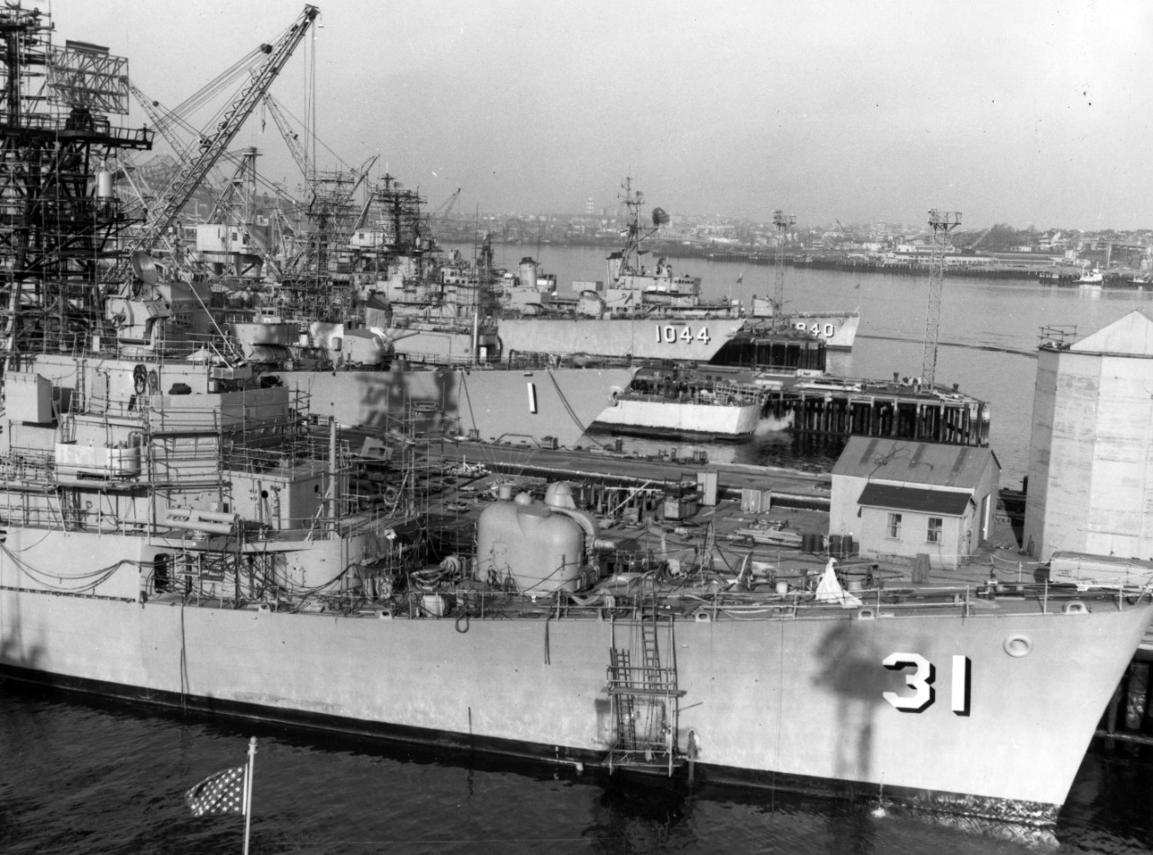 <p>UA 403.02 USS Decatur (DDG 31) Photo Collection</p>