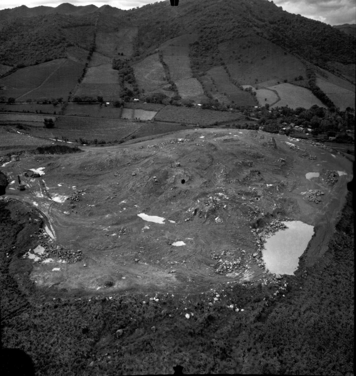<p>UA 467.07.03 Aerial Photo of Construction Progress of Cana Hill</p>
