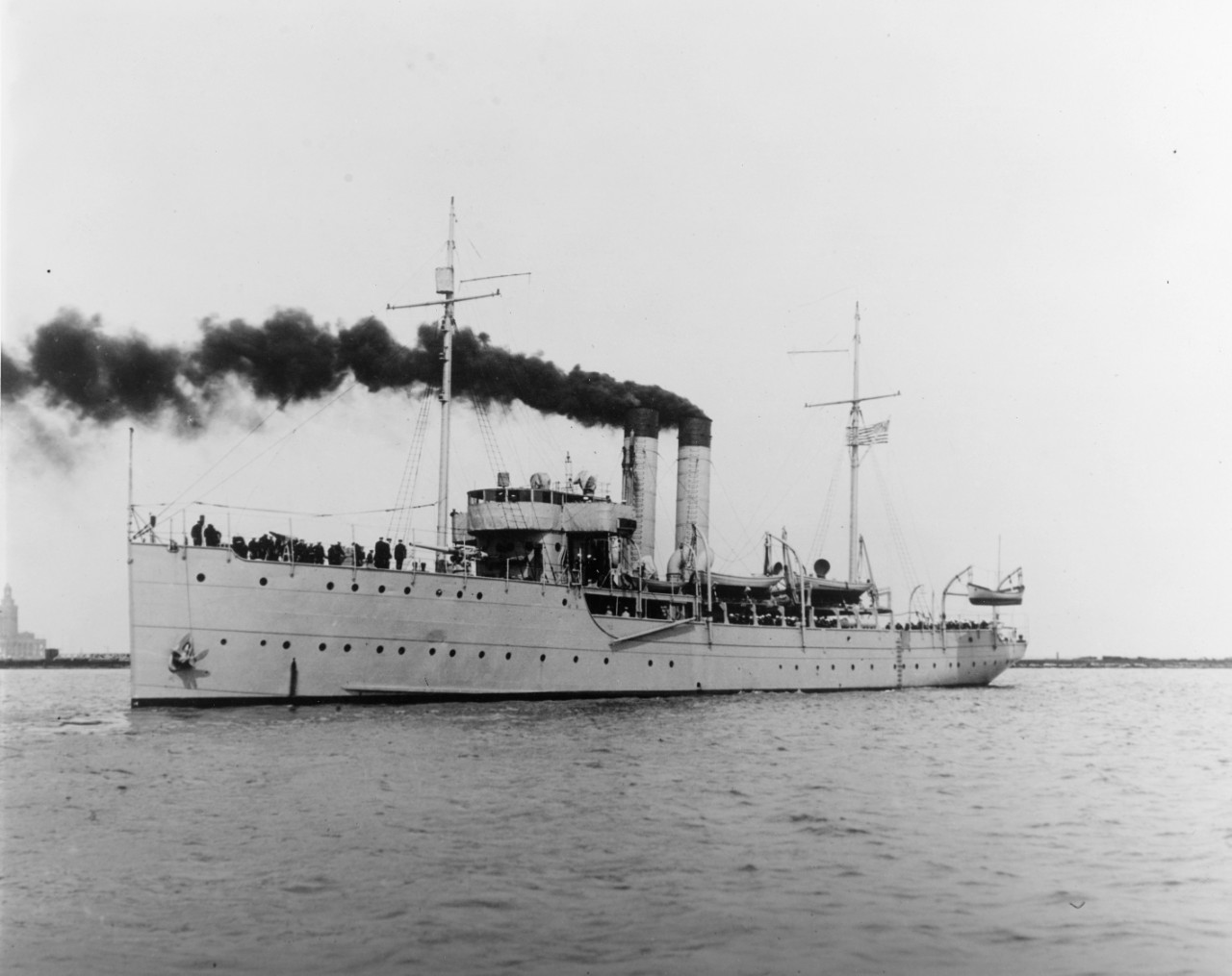 USS Wilmette (IX-29) off Chicago, Illinois during the 1920s