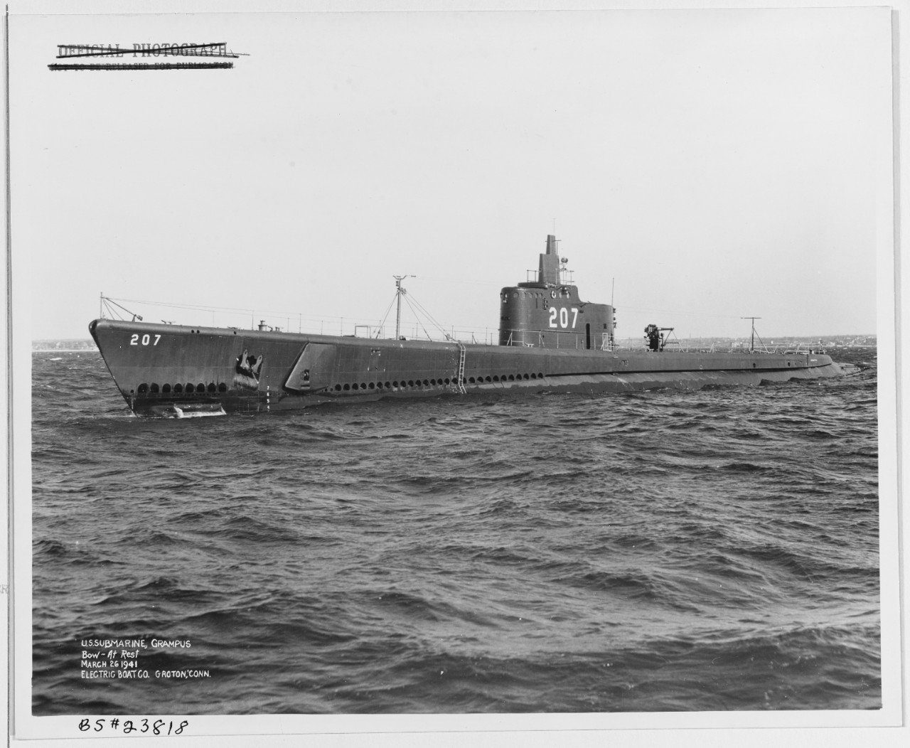 Photo #: 19-N-23818  USS Grampus (SS-207)