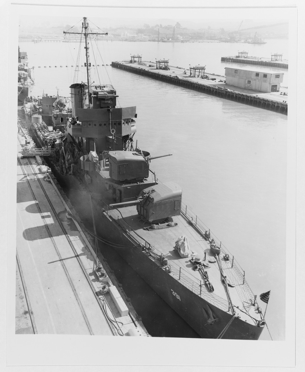 Photo #: 19-N-28723  USS Henley (DD-391)