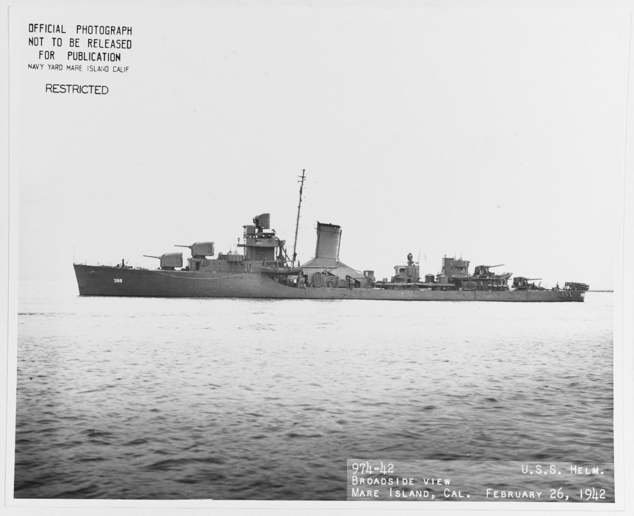 Photo #: 19-N-28728  USS Helm (DD-388)