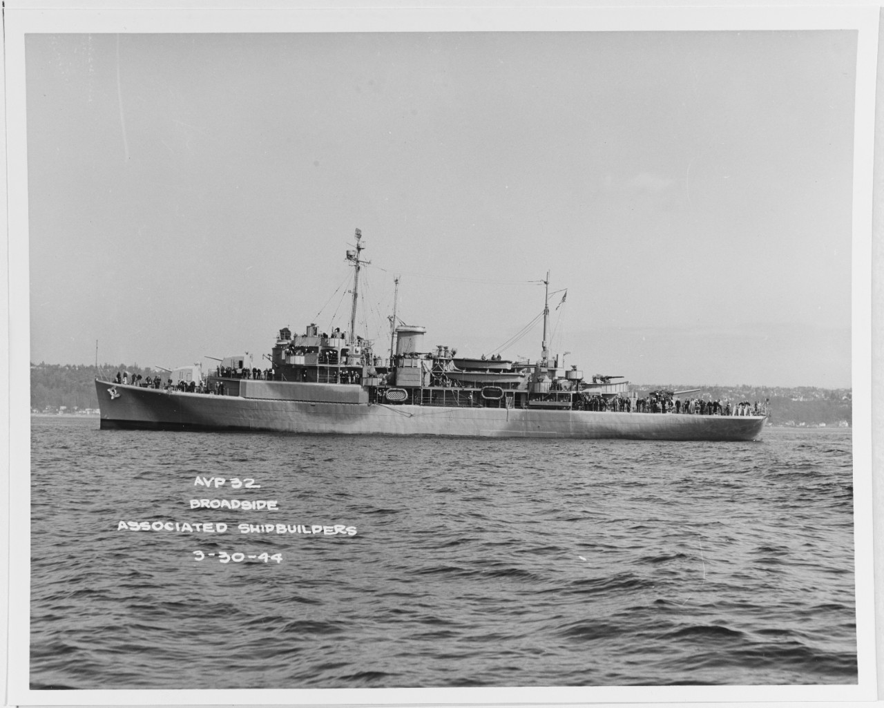 Photo #: 19-N-63328  USS Yakutat (AVP-32)