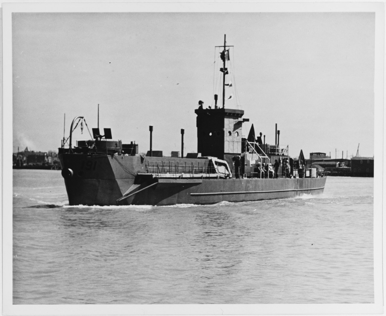 Photo #: 26-G-1605  USS LCI(L)-191