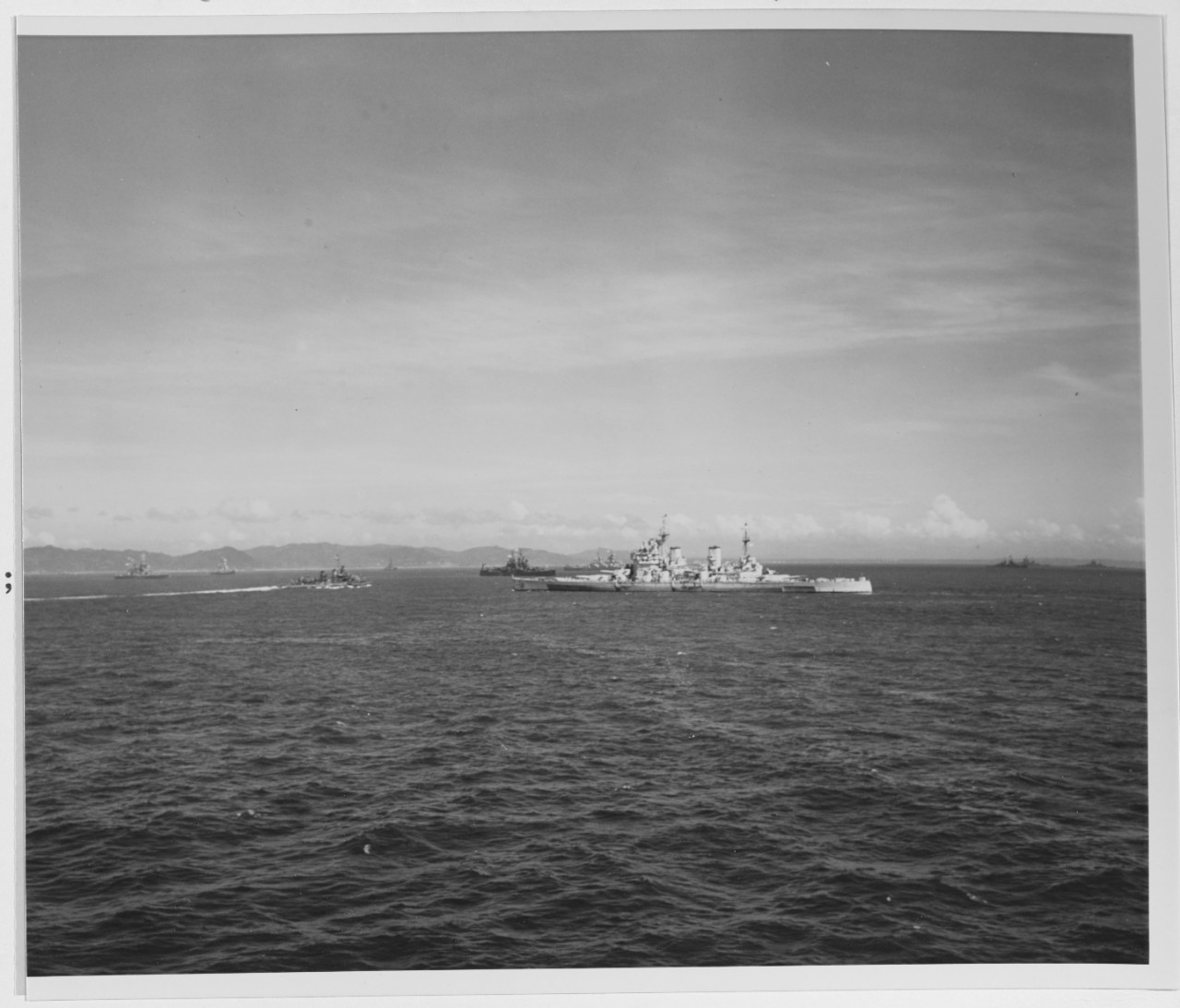Photo #: 80-G-K-6523 U.S. and British Warships in Sagami Wan, Japan