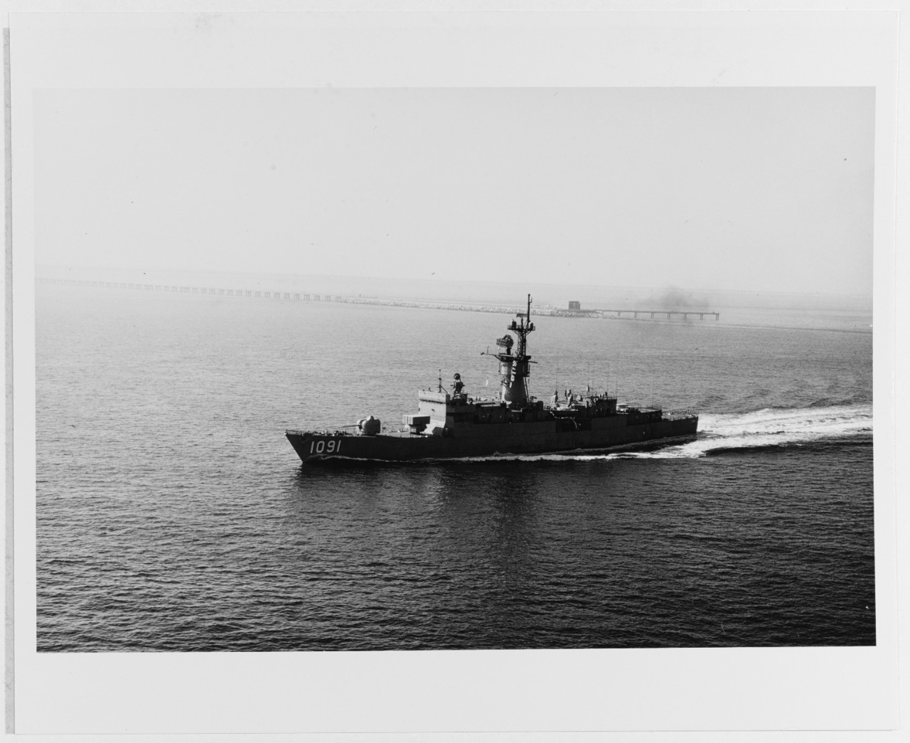 Photo #: K-101952  USS Miller (DE-1091)