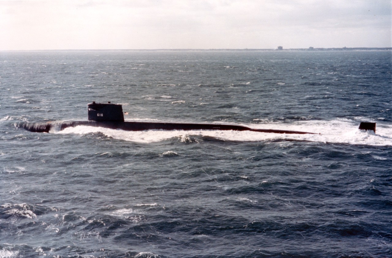 USS Lafayette (SSBN-616) underway at Hamptons Roads, Virginia