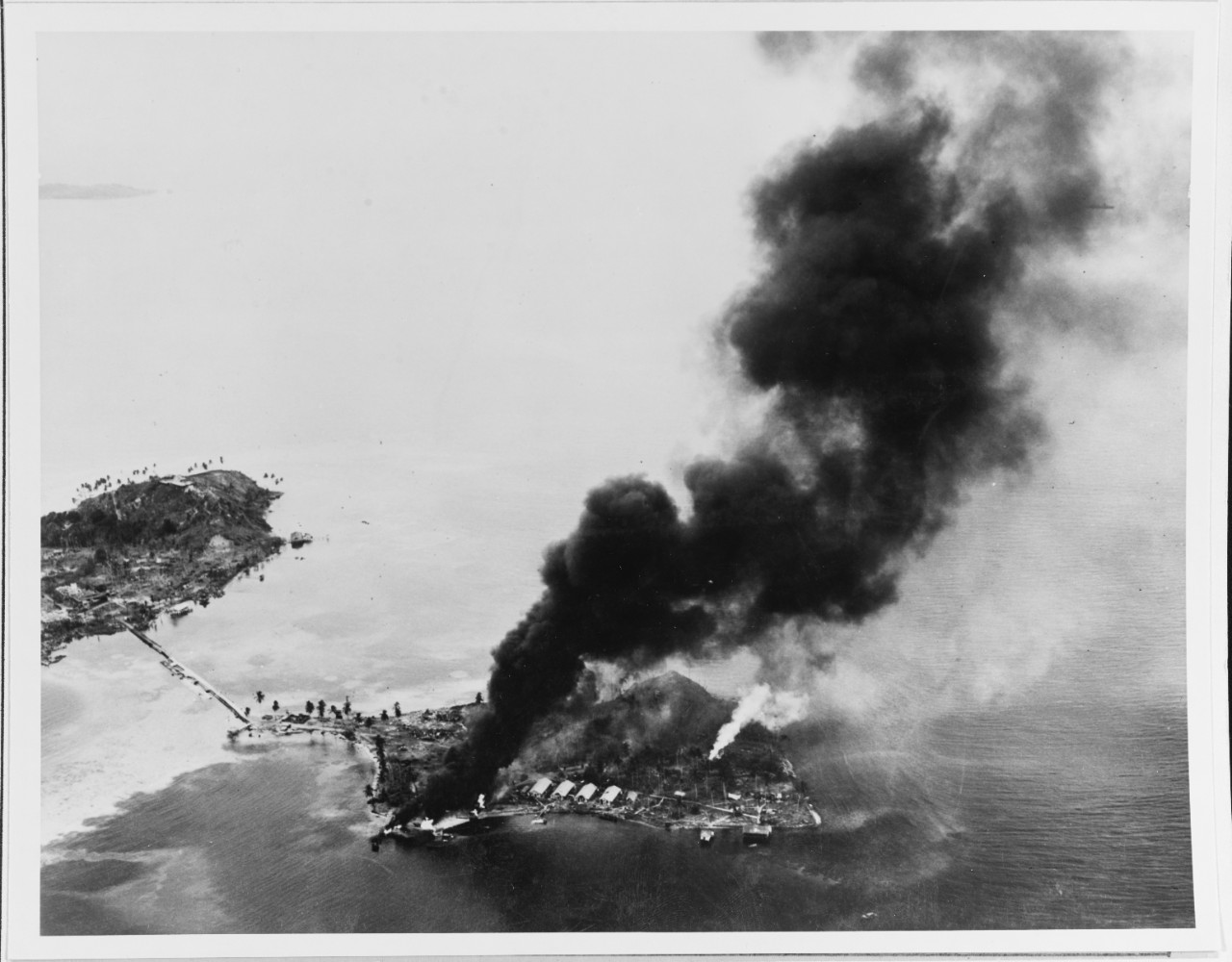 Photo #: 80-G-19223  Guadalcanal-Tulagi Landings, 7-9 August 1942