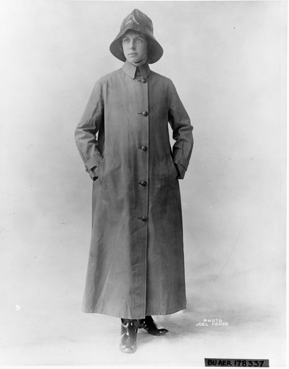 Photo #: 80-G-178337  World War I Nurse's Uniform