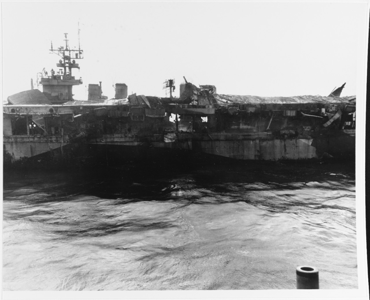 Photo #: 80-G-270398  Loss of USS Princeton (CVL-23), 24 October 1944