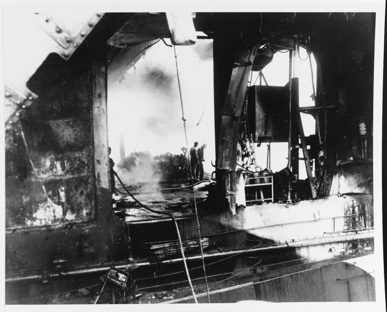 Photo #: 80-G-270542  Loss of USS Princeton (CVL-23), 24 October 1944