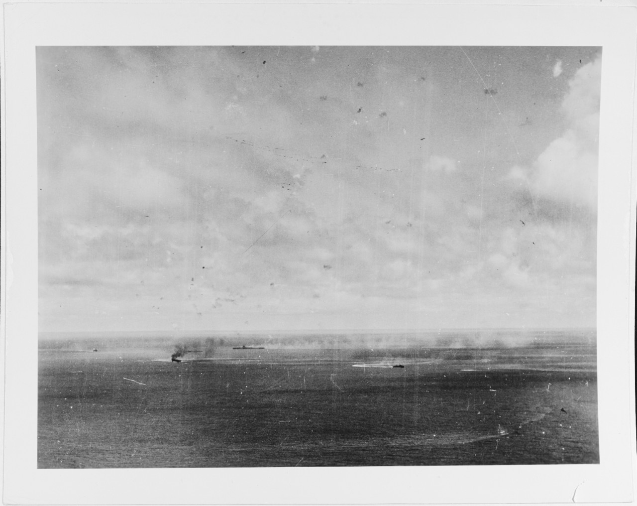 Photo #: 80-G-272556  Battle off Cape Engano, 25 October 1944