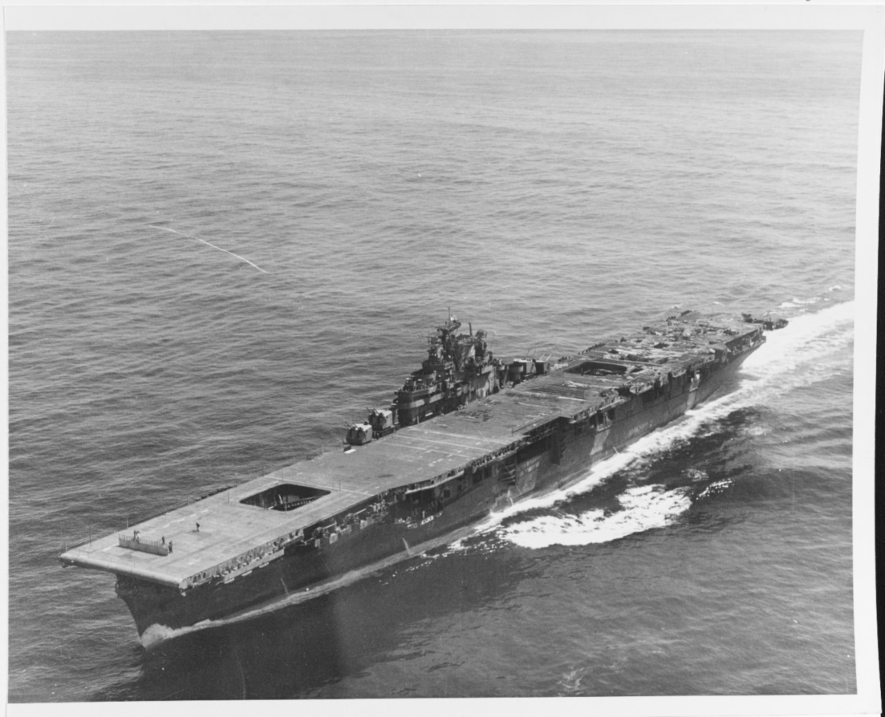 Photo #: 80-G-274014  USS Franklin (CV-13)