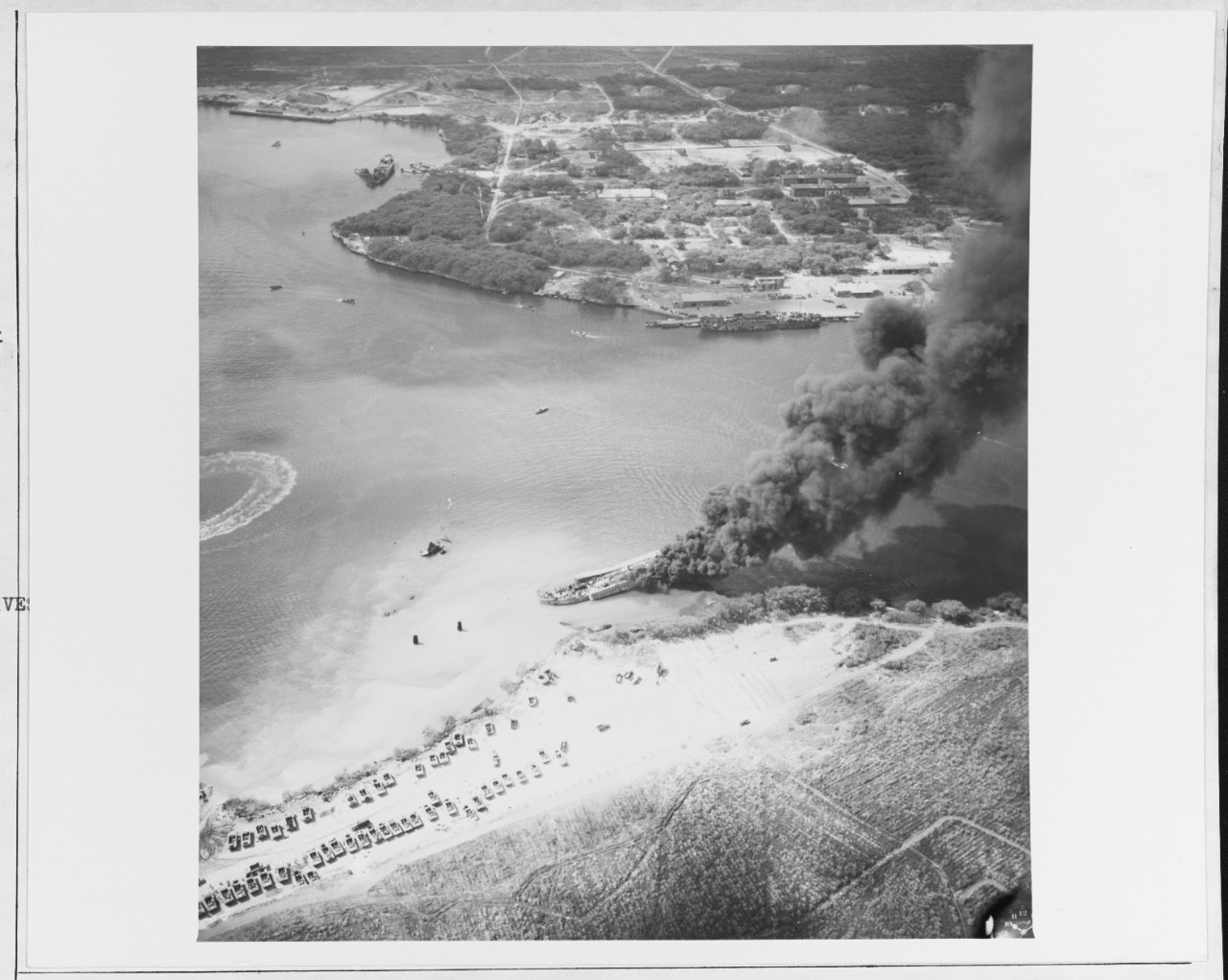 Photo #: 80-G-276945  Pearl Harbor LST Explosion, 21 May 1944