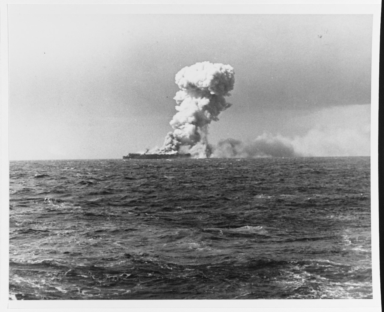 Photo #: 80-G-287969  Loss of USS Princeton (CVL-23), 24 October 1944