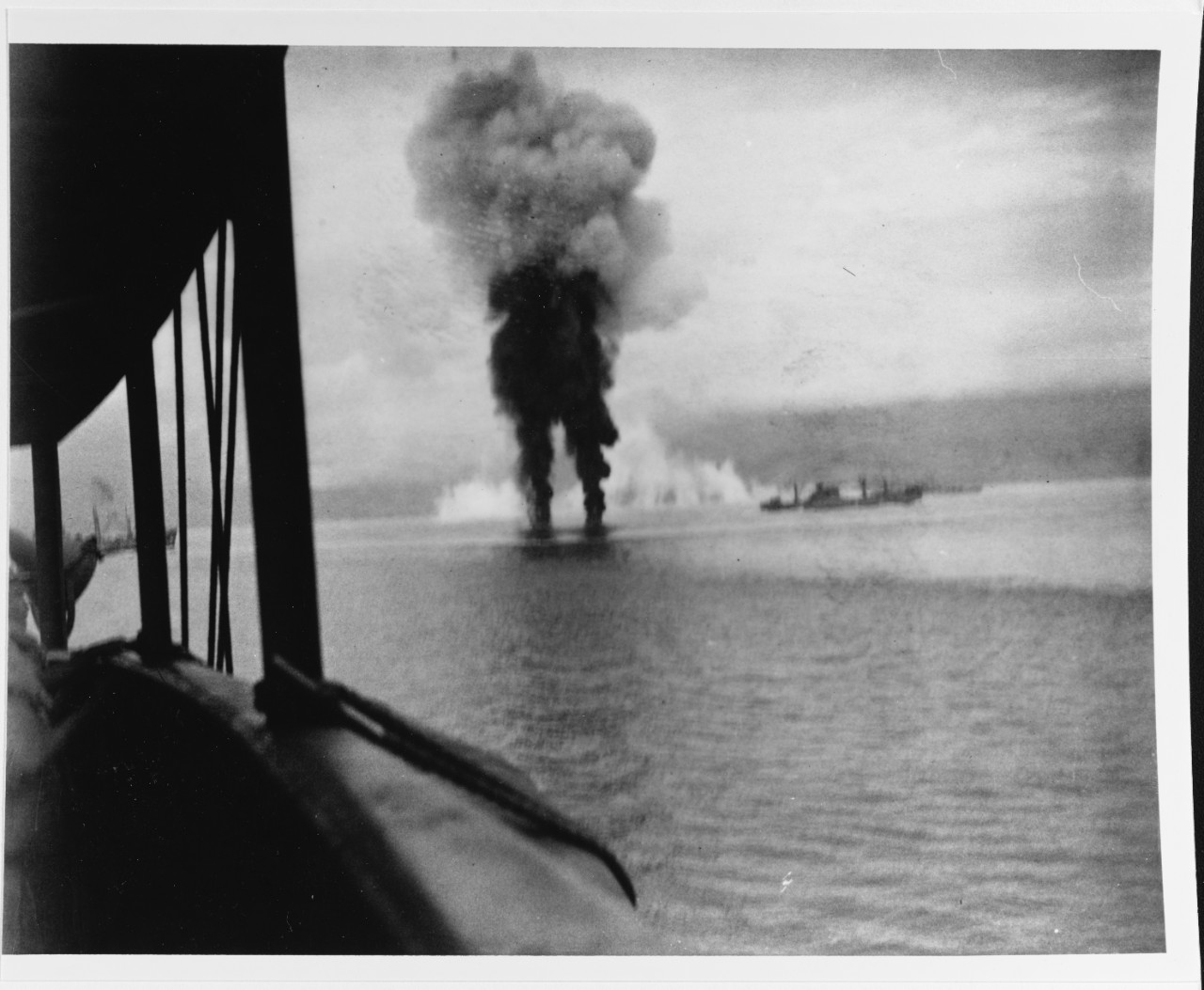 Photo #: 80-G-32367  Naval Battle of Guadalcanal, 12-15 November 1942