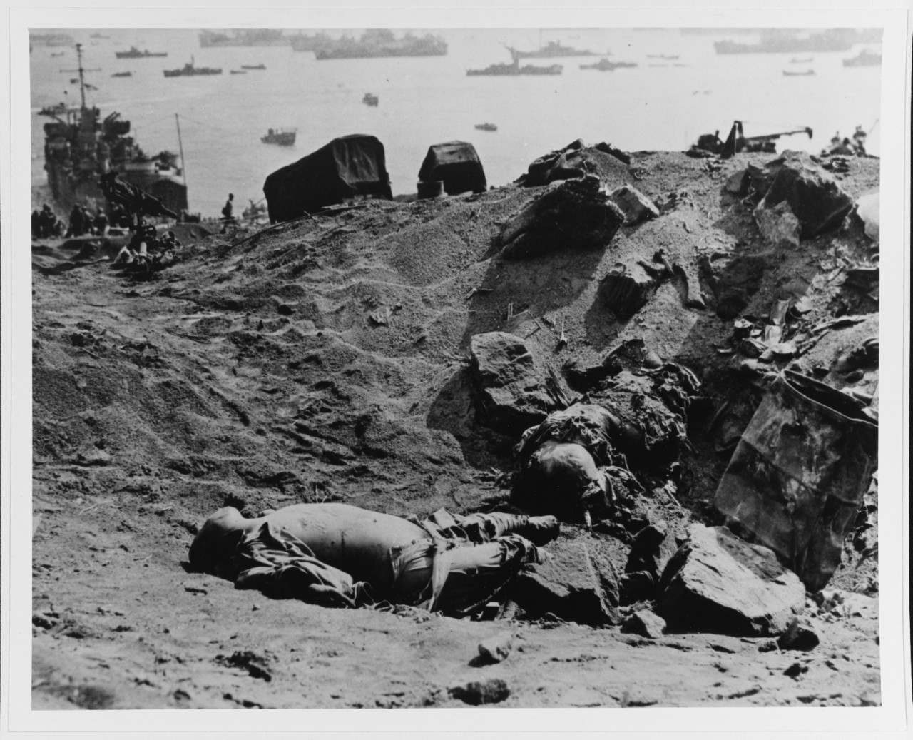 Photo #: 80-G-304834  Iwo Jima Operation, 1945
