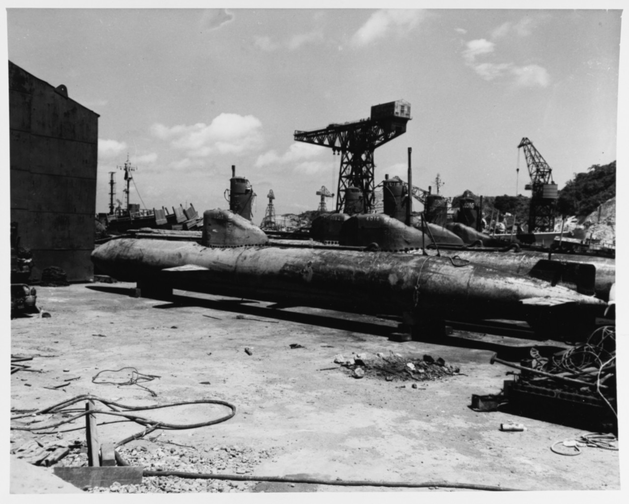Photo #: 80-G-338384  Japanese &quot;Kairyu&quot; Type Midget Submarines