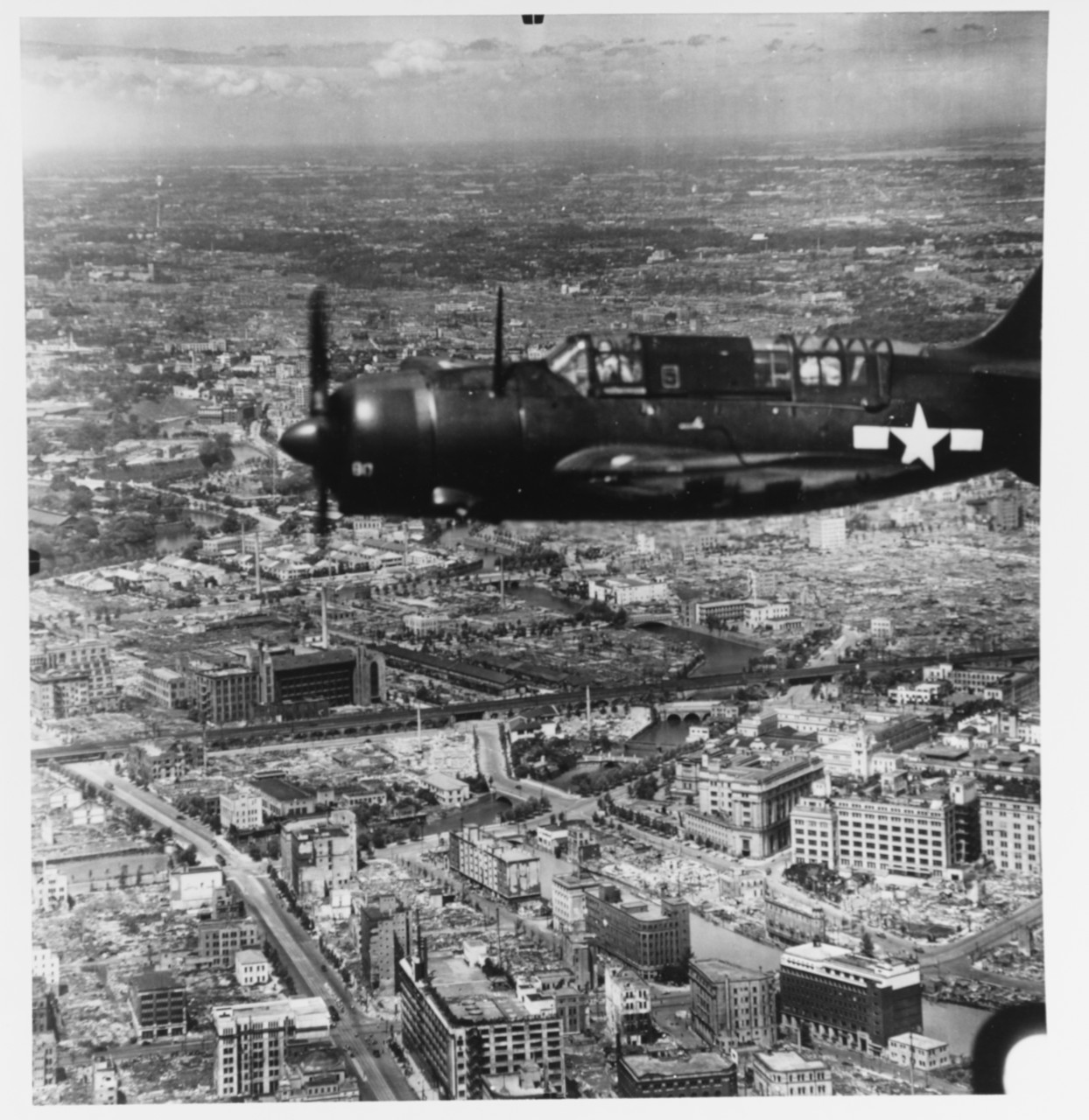Photo #: 80-G-339354  Surrender of Japan, 1945