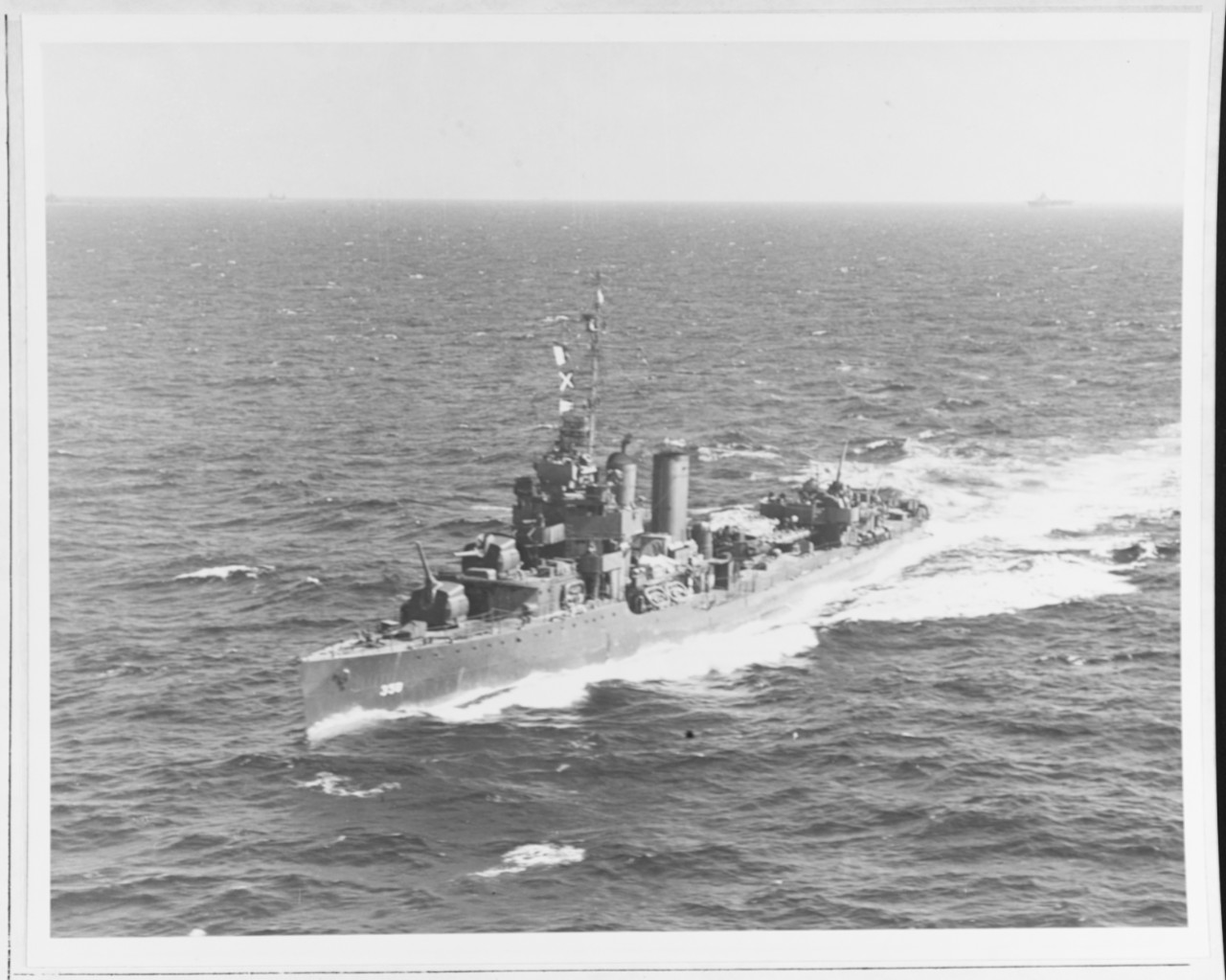 Photo #: 80-G-376091  USS Hull (DD-350)