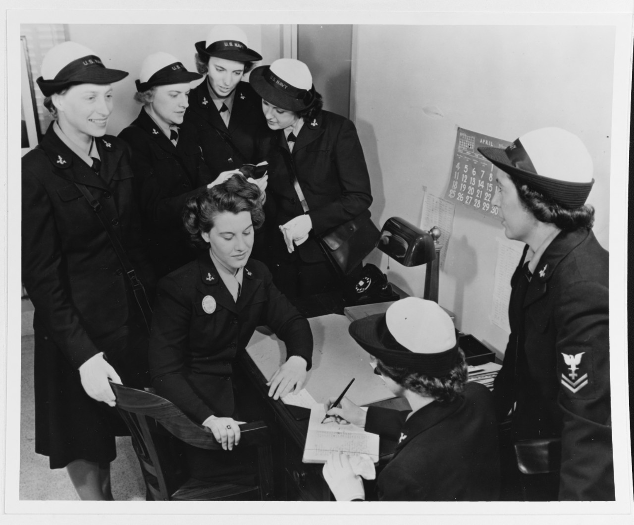 Photo #: 80-G-41038  U.S. Navy enlisted WAVES