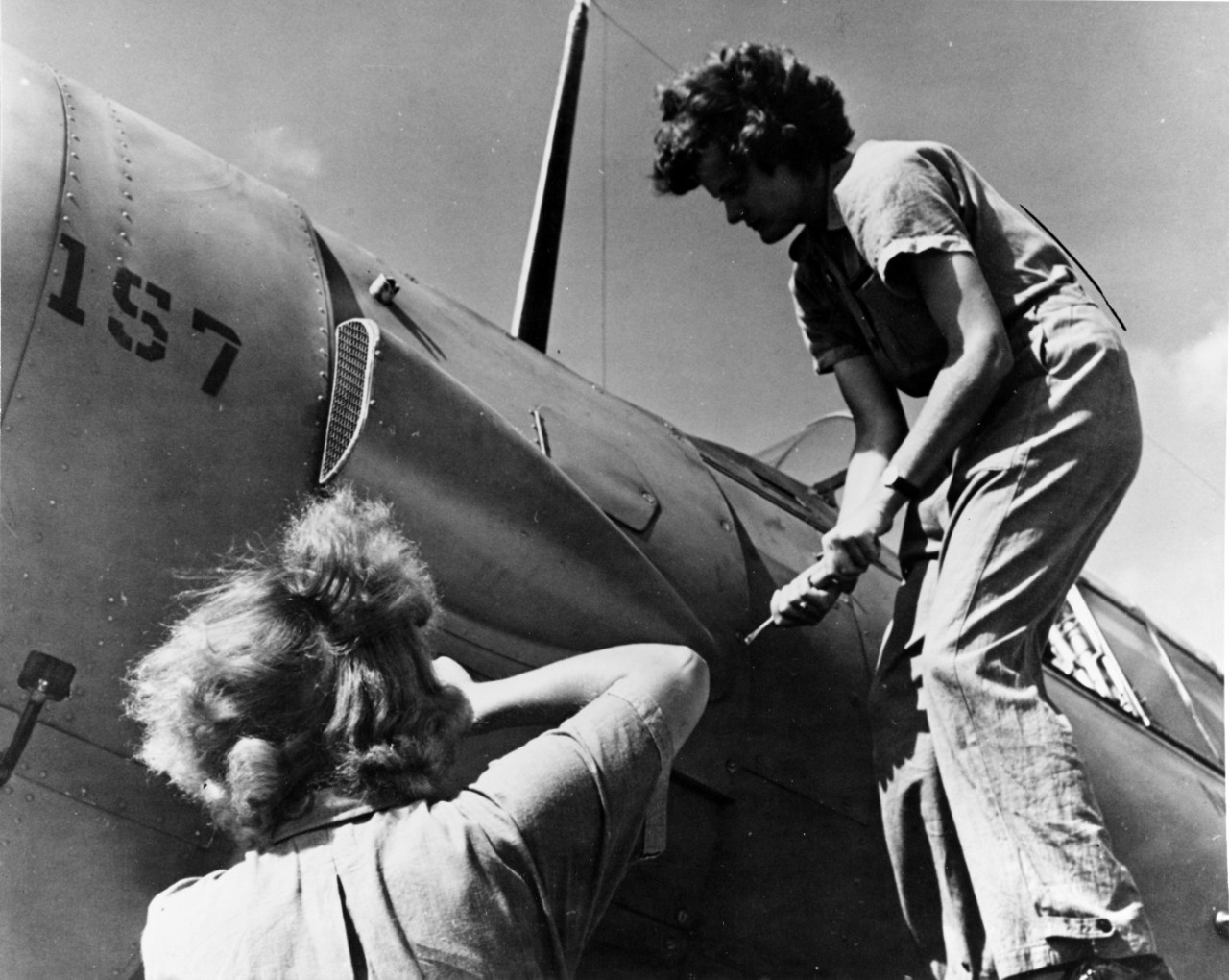 Photo #: 80-G-43591 Aviation Machinist's Mates Bernice Sanbury (left) and Mary Arnold