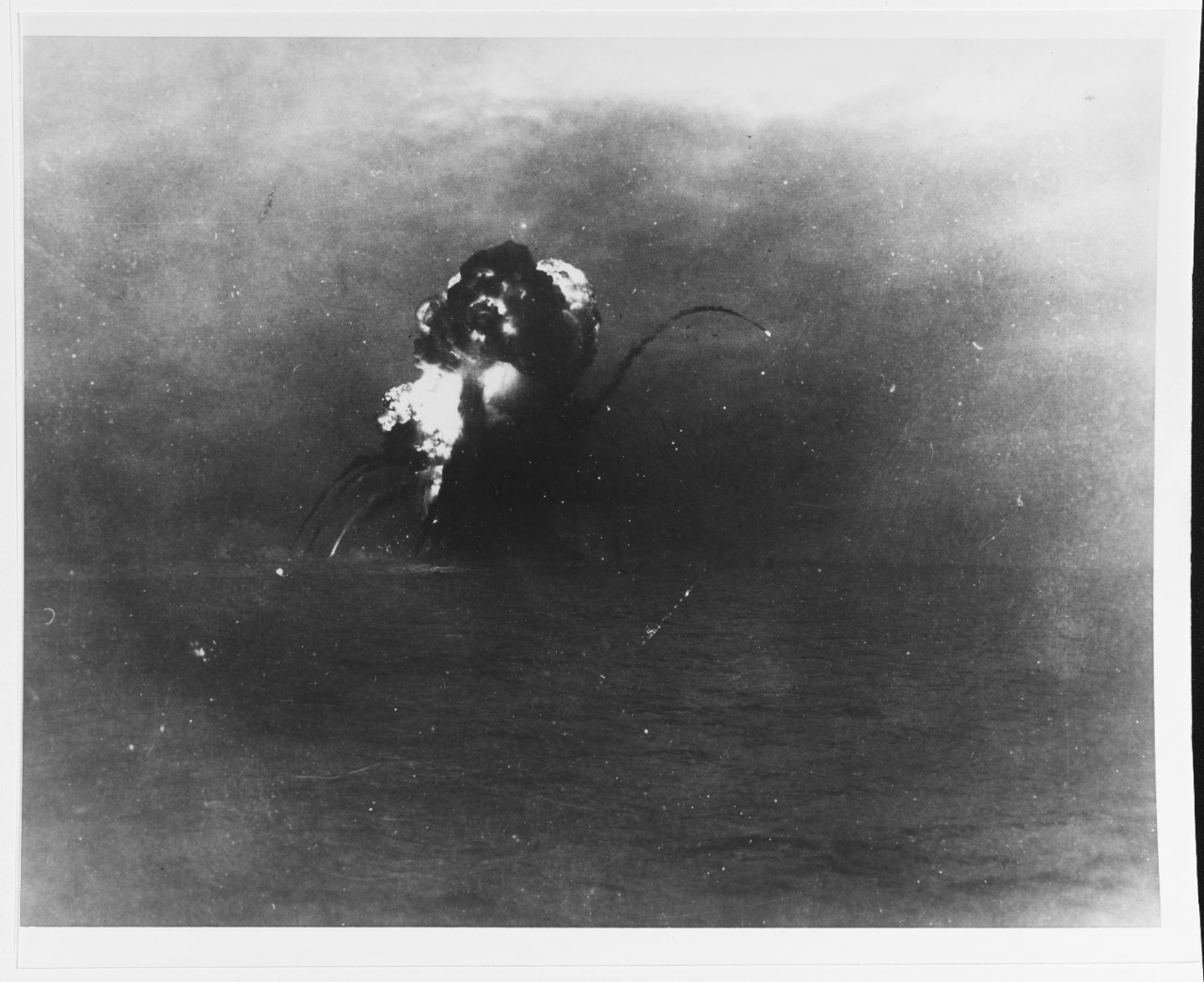 Photo #: 80-G-47305  Battle of Leyte Gulf, October 1944