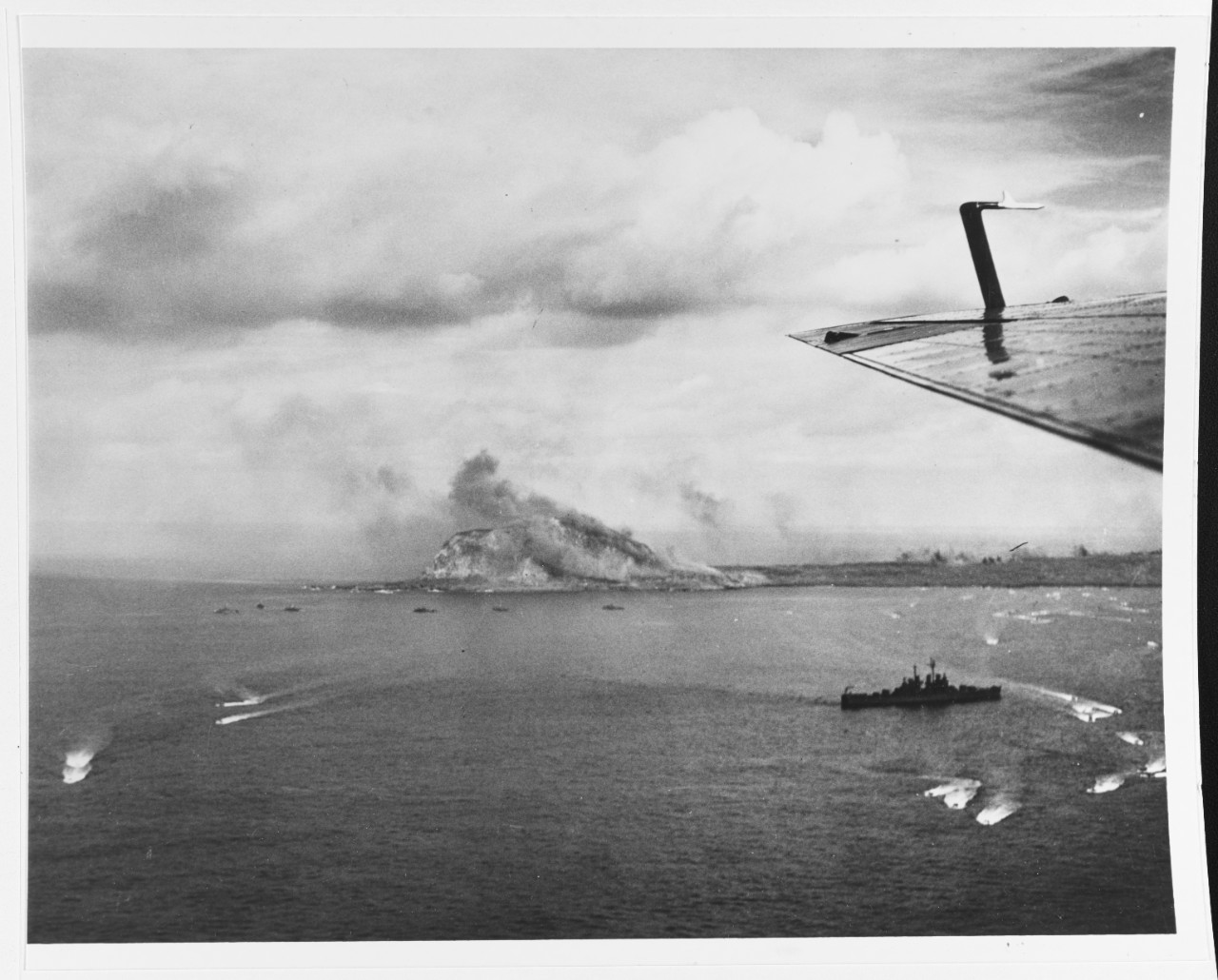 Photo #: 80-G-412489  Iwo Jima Operation, February 1945