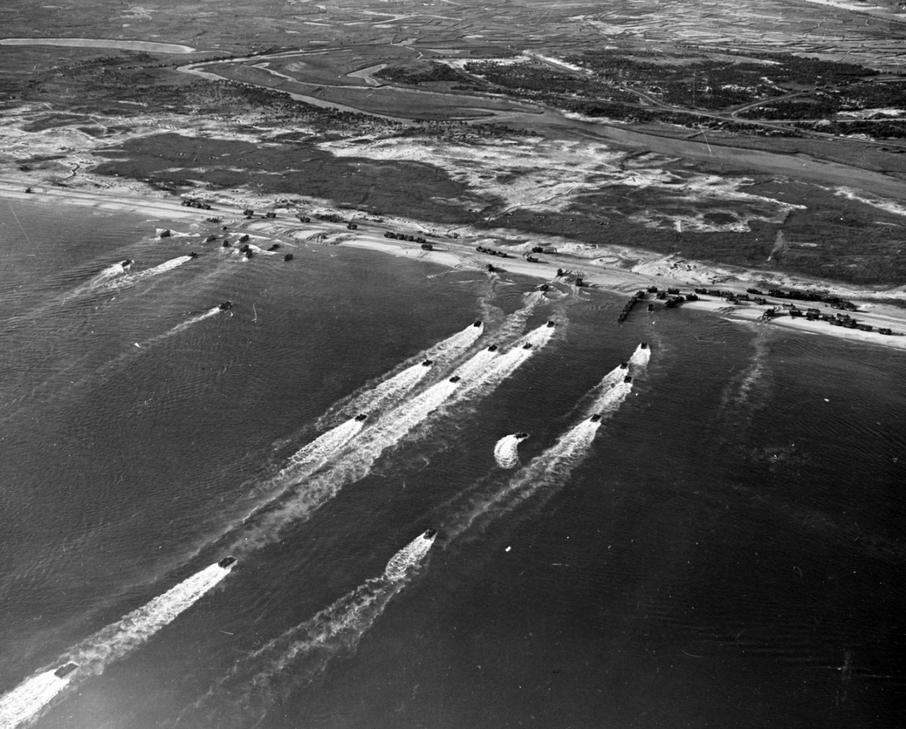 Photo #: 80-G-421392  Wonsan Landings, October 1950