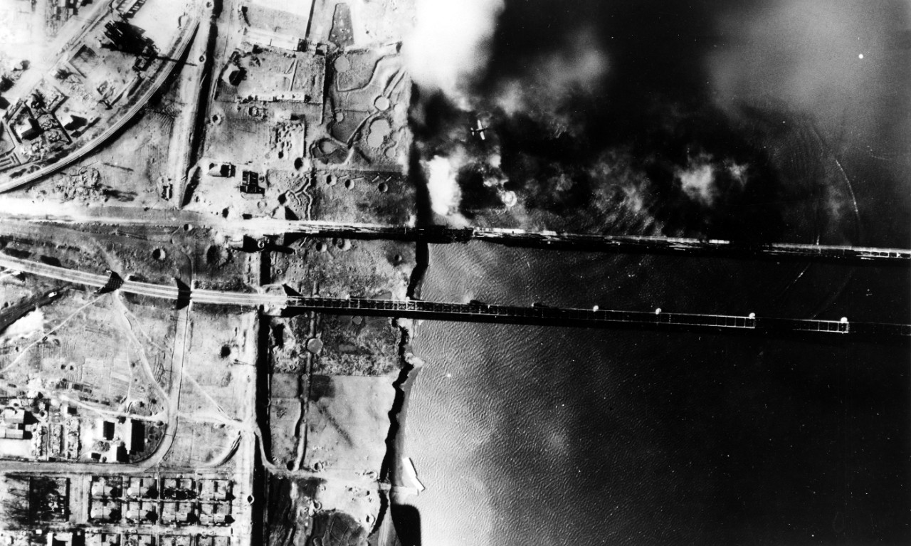 Photo #: 80-G-422112  Attacks on Yalu River Bridges, November 1950