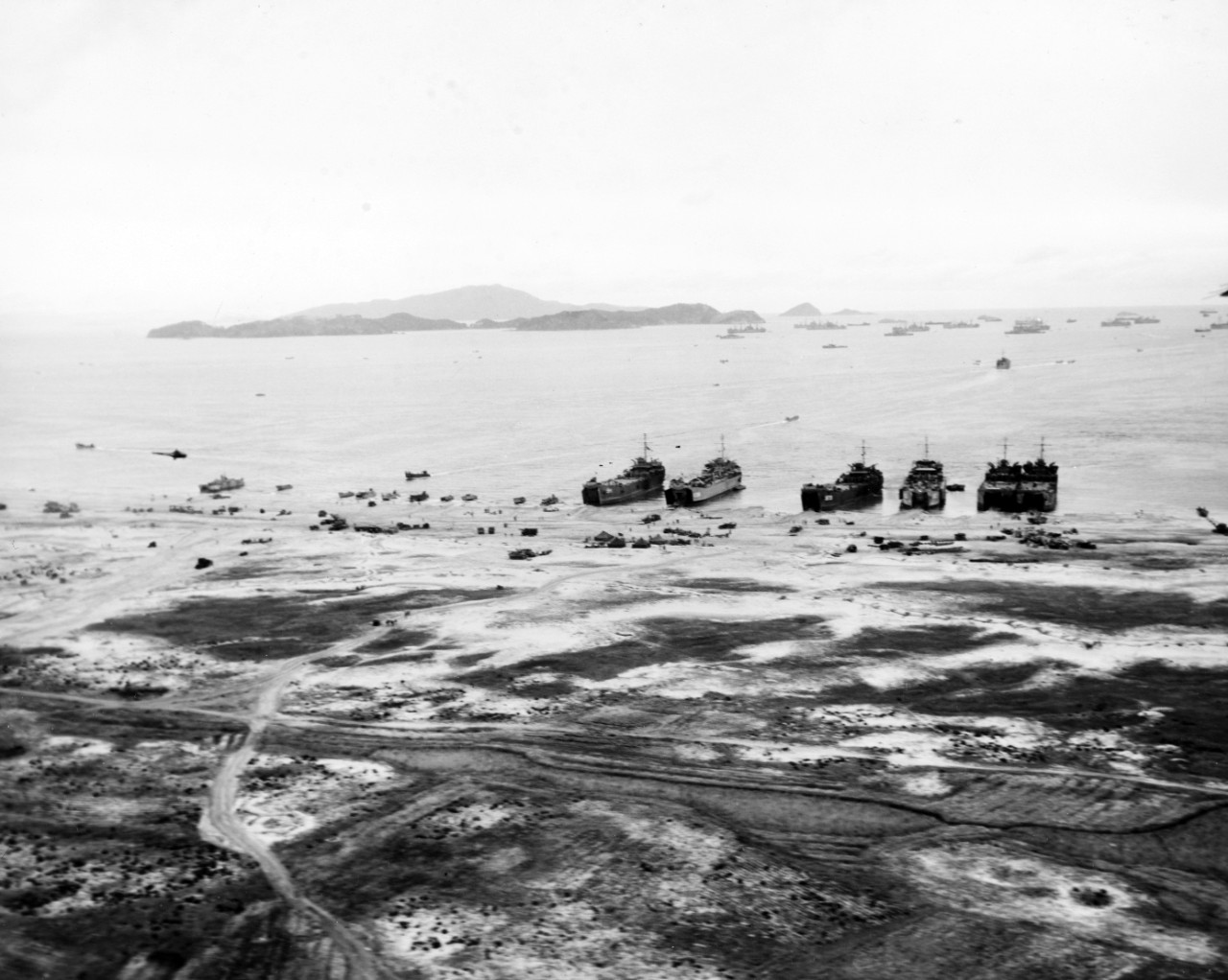 Photo #: 80-G-422281  Wonsan Landings, October 1950