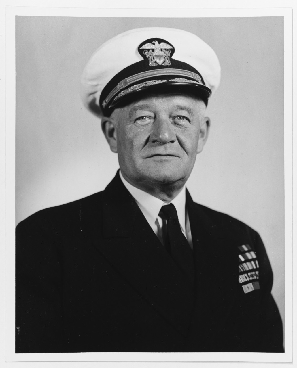 Photo #: 80-G-424167  Vice Admiral Robert C. Giffen, USN