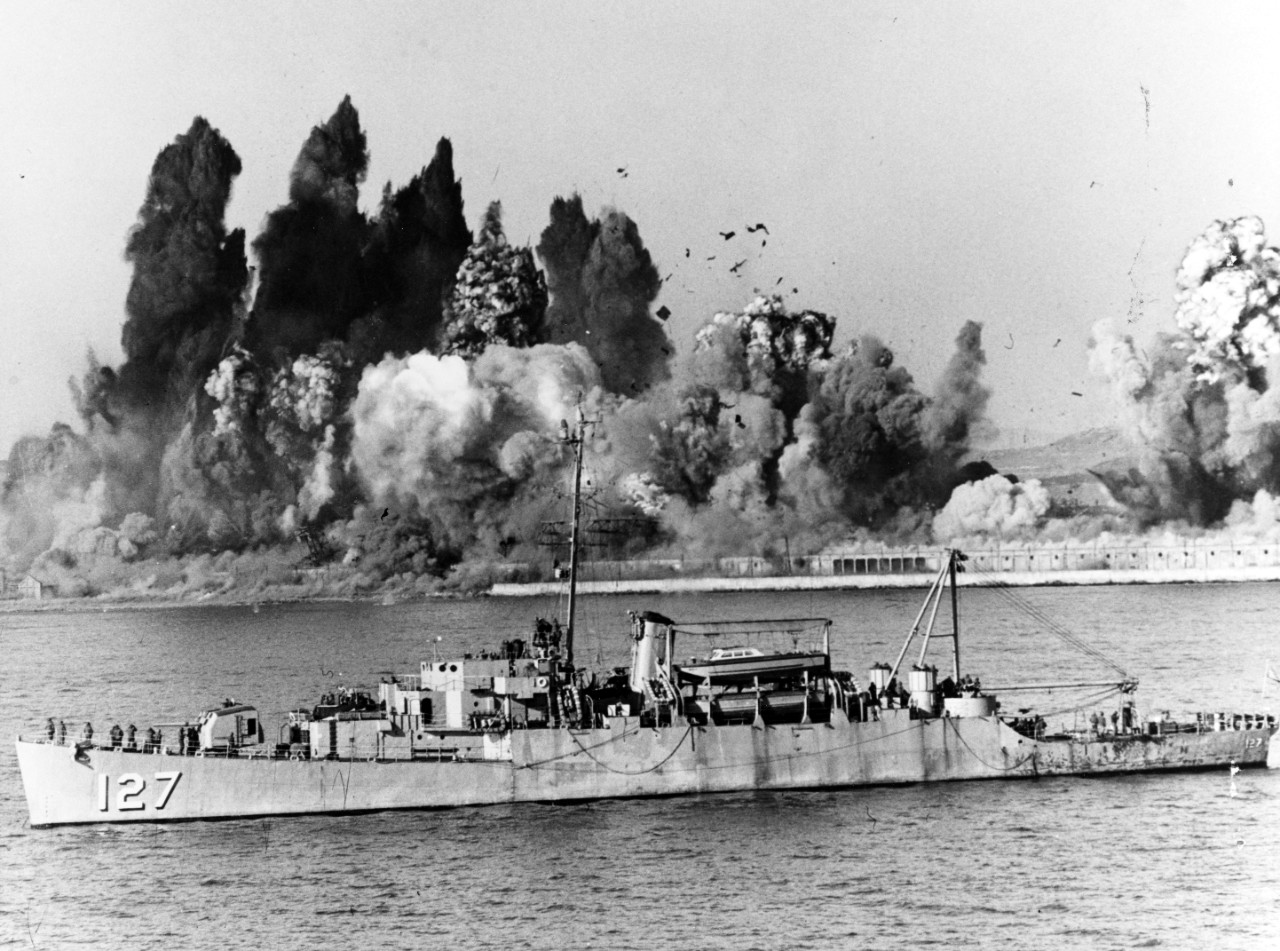 Photo #: 80-G-424297  Hungnam Evacuation, December 1950