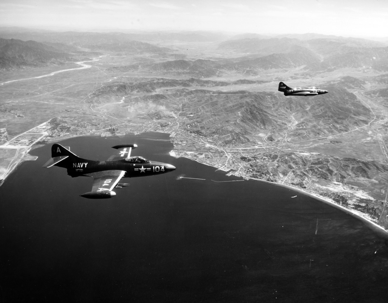 Photo #: 80-G-431907  Grumman F9F-2 &quot;Panther&quot; fighters