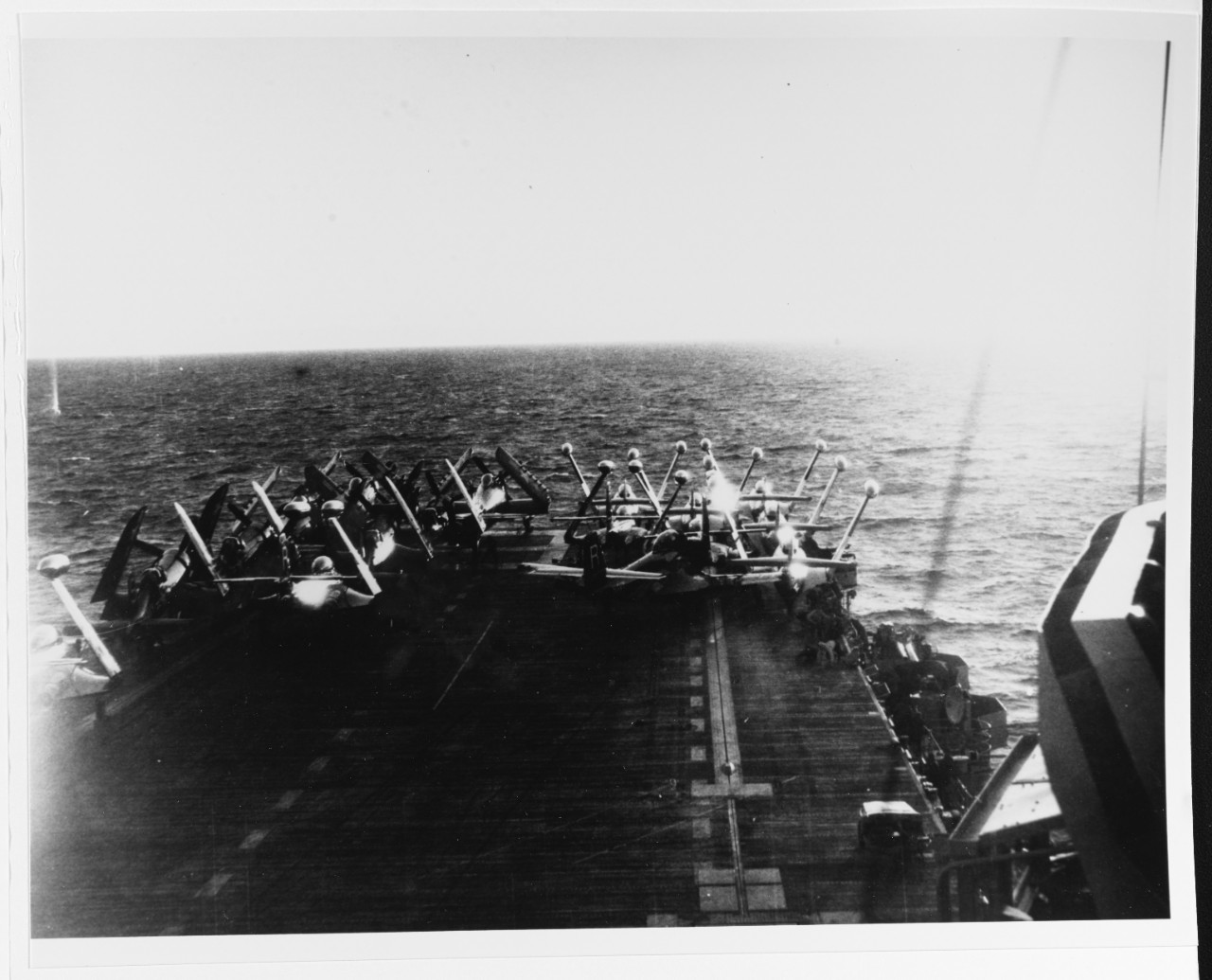 Photo #: 80-G-433493  USS Essex (CV-9)
