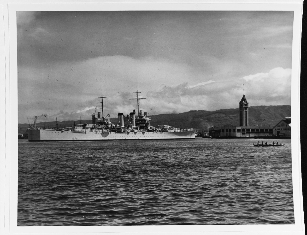 Photo #: 80-G-451205  USS Honolulu (CL-48)