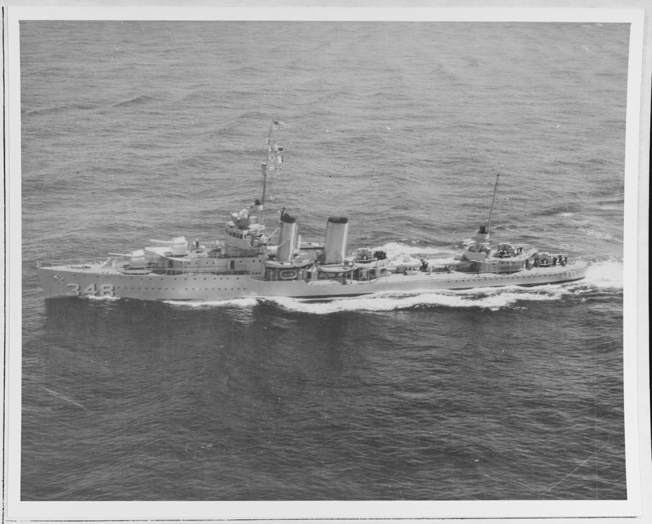 Photo #: 80-G-463607  USS Farragut (DD-348)
