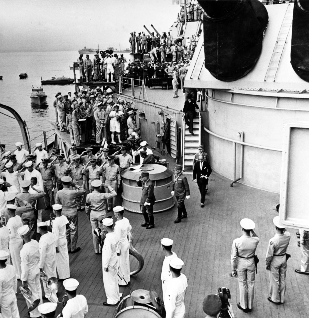 Photo #: 80-G-472629  Surrender of Japan, Tokyo Bay, 2 September 1945