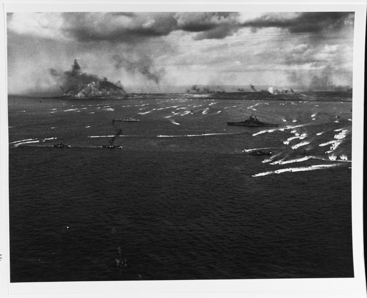 Photo #: 80-G-474795  Iwo Jima Operation, 1945