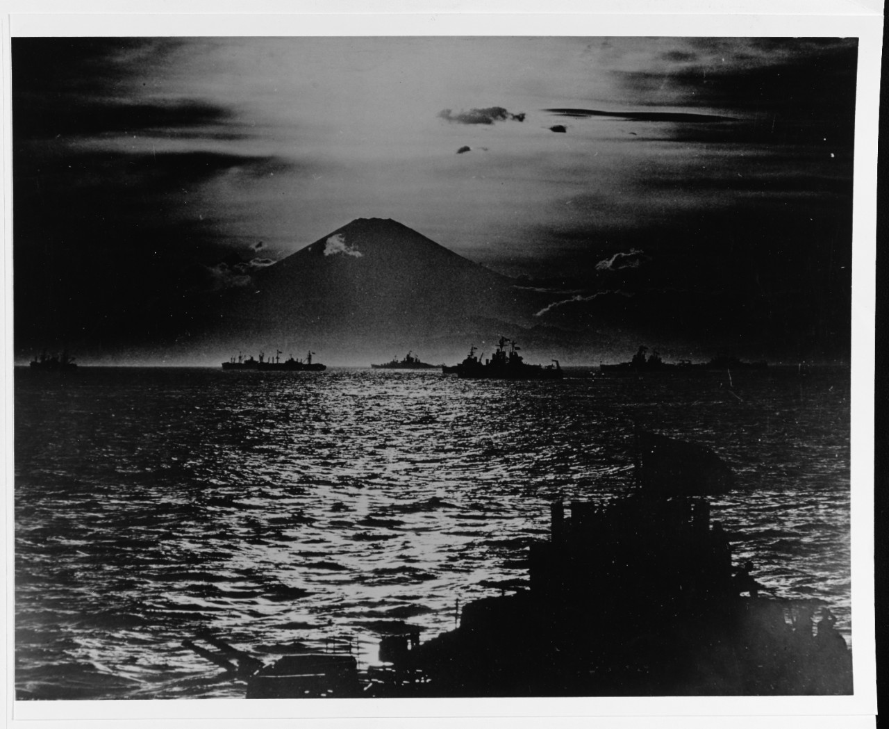 Photo #: 80-G-490487  Surrender of Japan, 1945